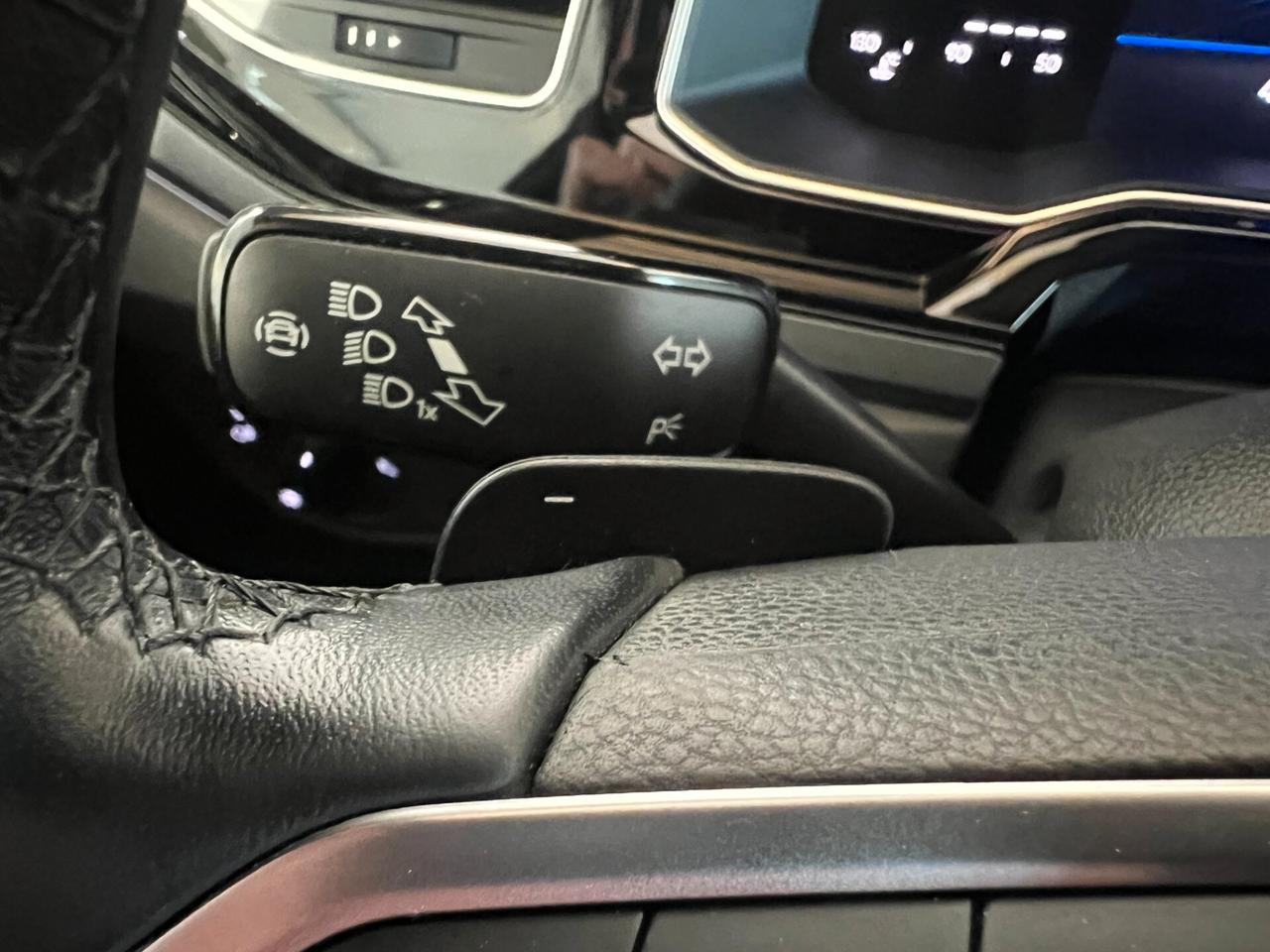 Volkswagen Polo 1.0 TSI 110 CV DSG R-Line OK NEOPATENTATI