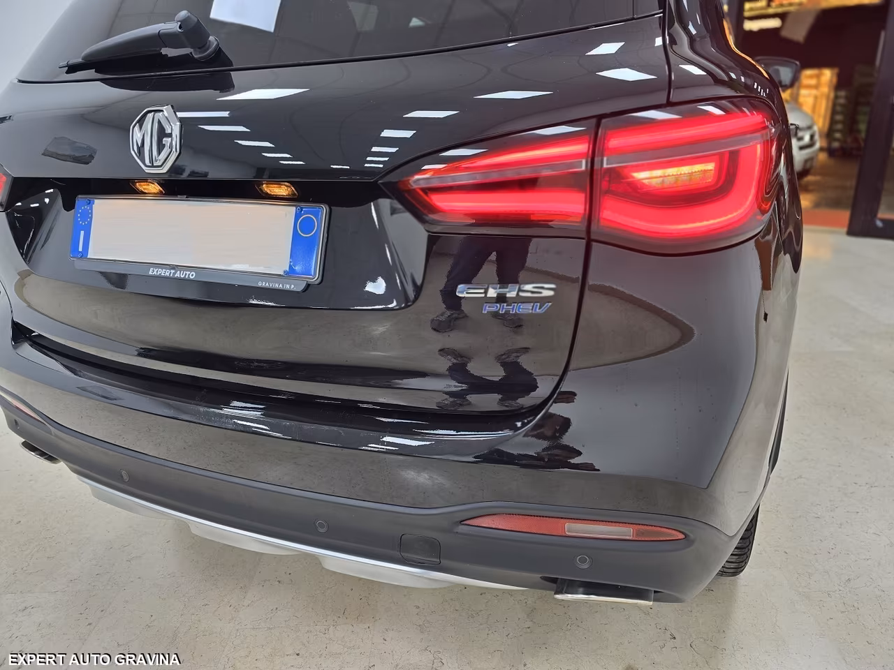 MG EHS PLUG-IN HYBRID LUXURY