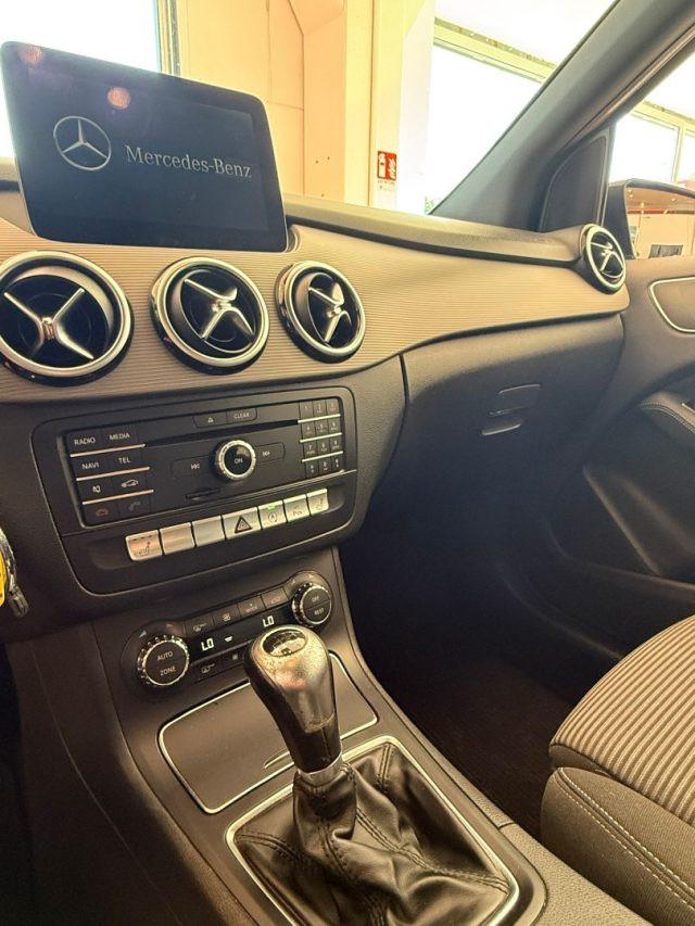 MERCEDES-BENZ B 180 d Executive