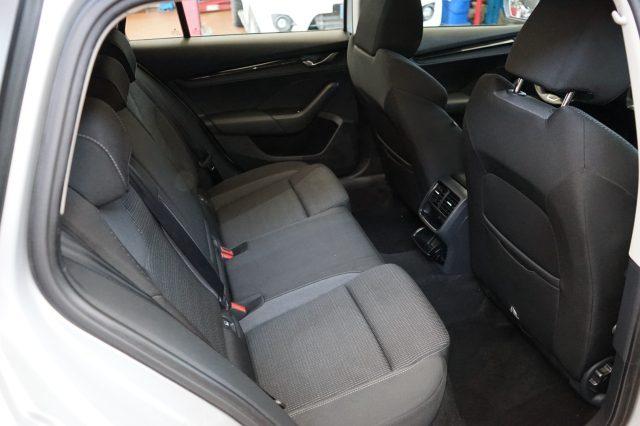 SKODA Octavia 2.0 TDI EVO SCR DSG Wagon Executive
