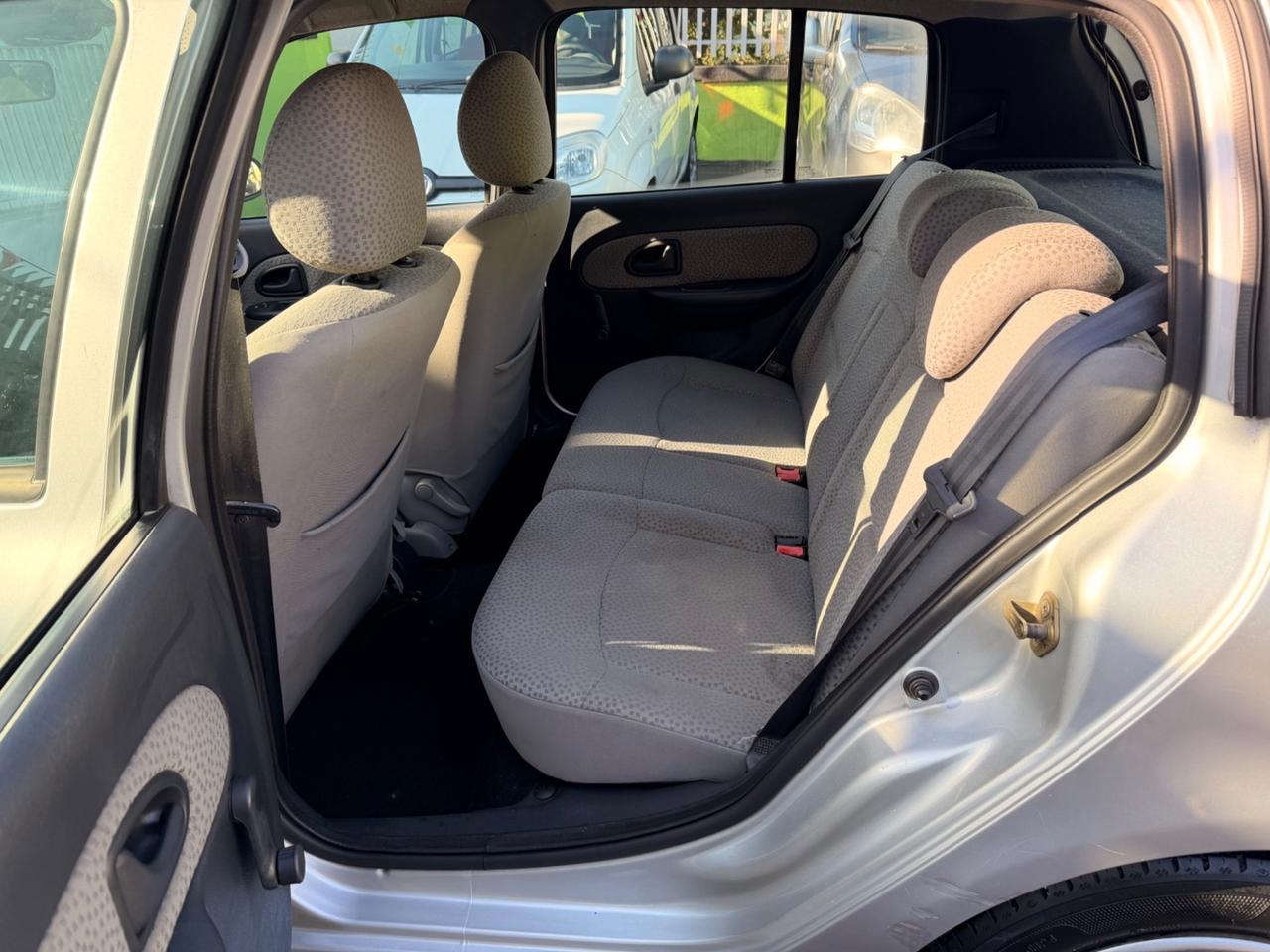 Renault Clio 1.2 5 porte Confort 2005 150.000 km