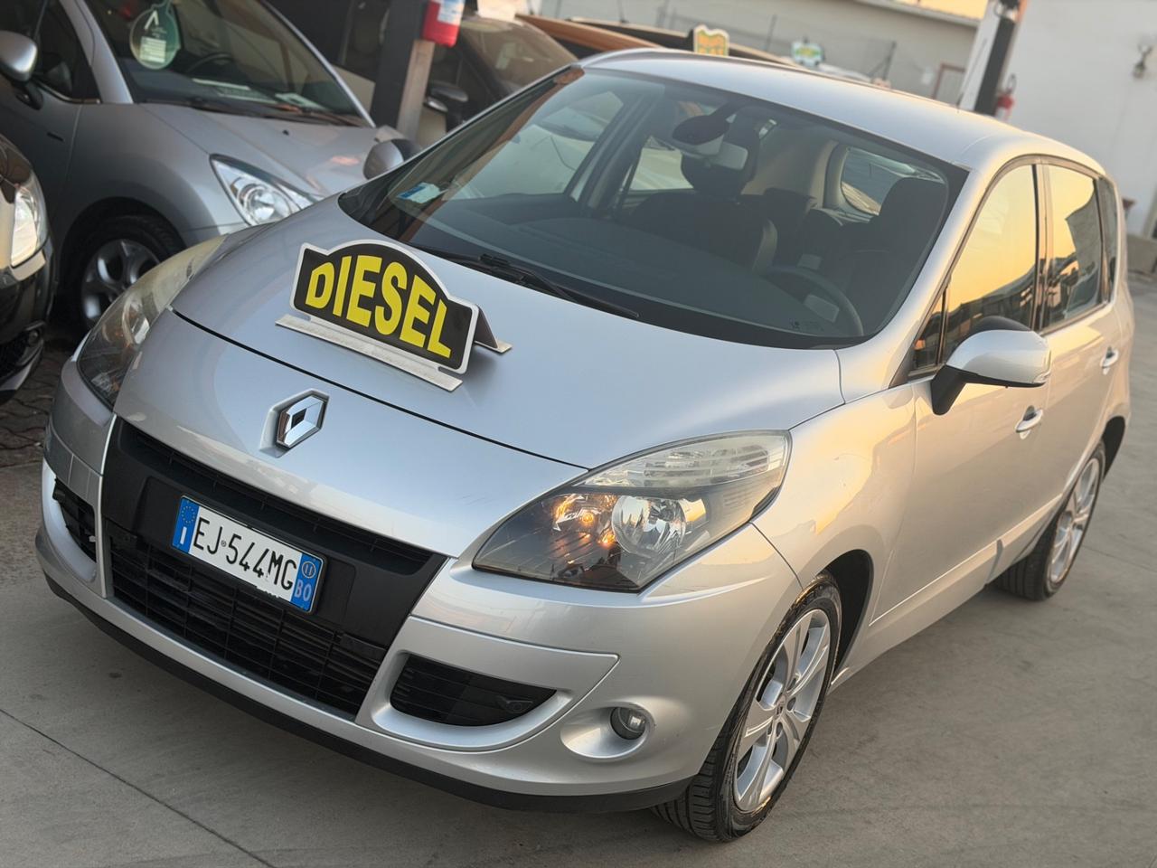 Renault SCENIC 1.5 DIESEL 2011 - RETROCAMERA