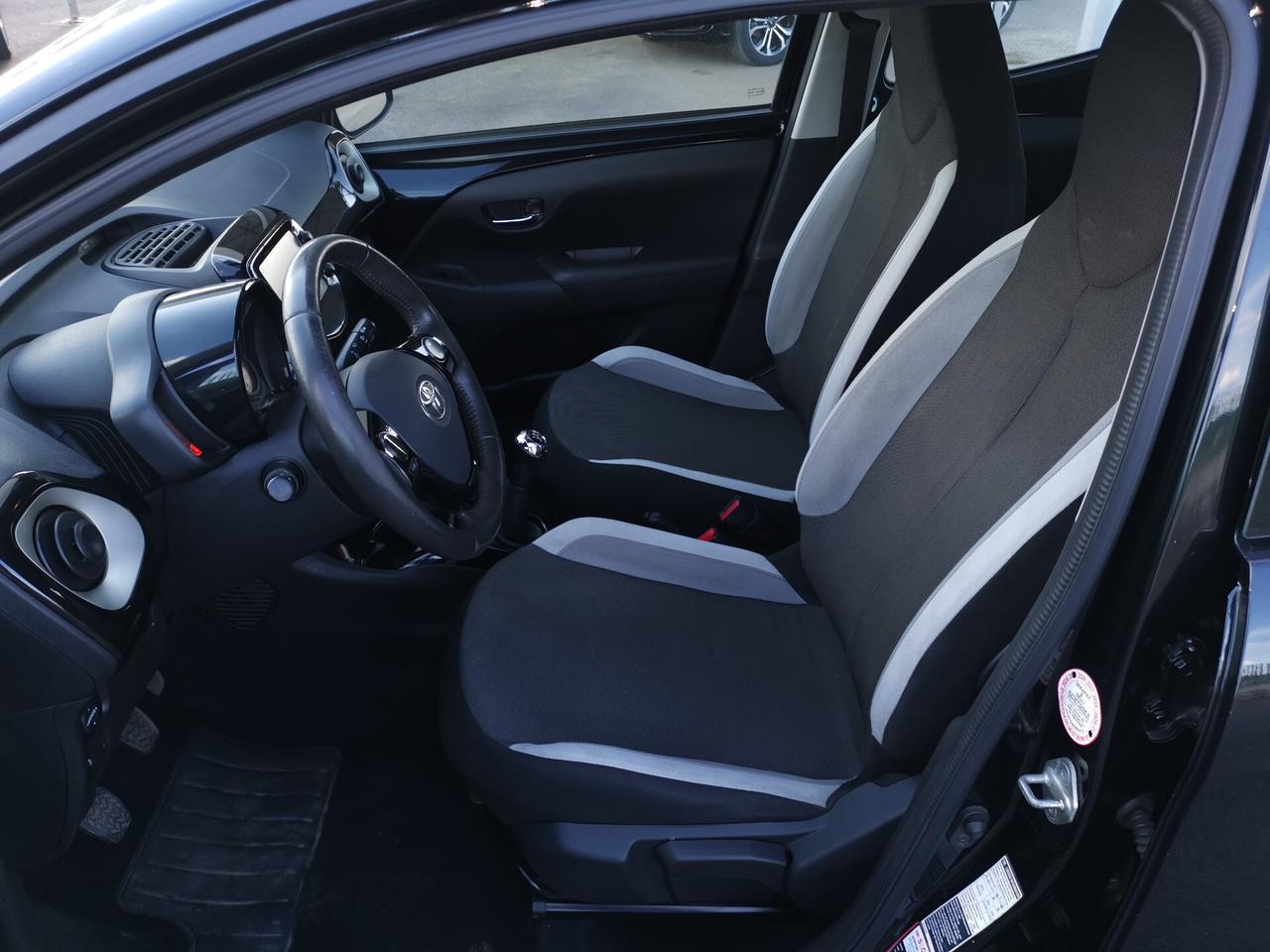 Toyota Aygo 1.0 VVT-i 69 CV 5 porte x-play