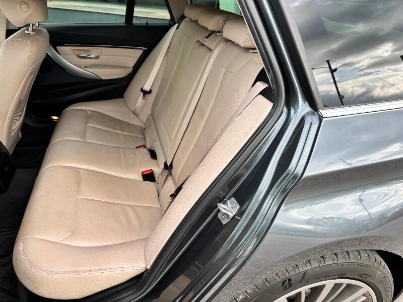 BMW Serie 3 (F30/31) 318d Touring Luxury