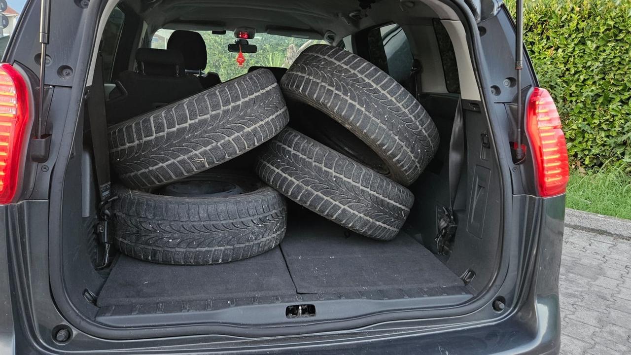 Peugeot 5008 1.6 HDi 110CV 7POSTI