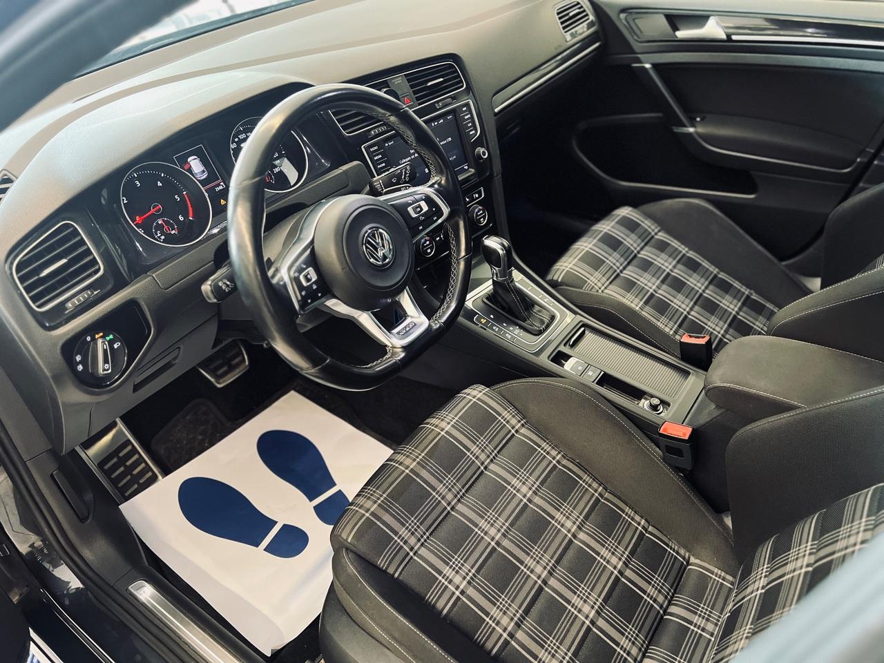 Volkswagen Golf 2.0 TDI 5p. Highline BlueMotion Technology