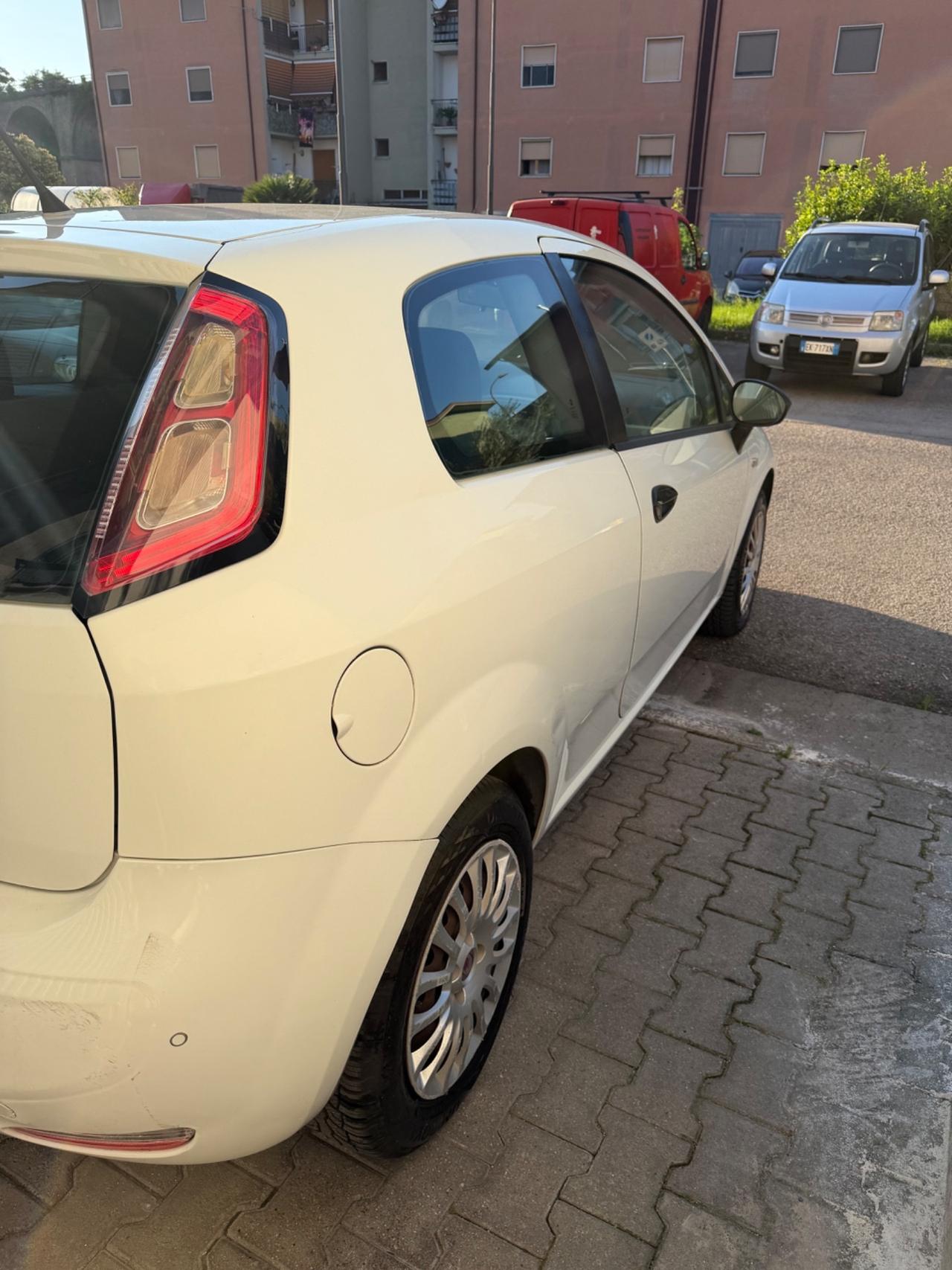 Fiat Punto 1.3 MJT II S&S 85 CV 3 porte ECO Lounge