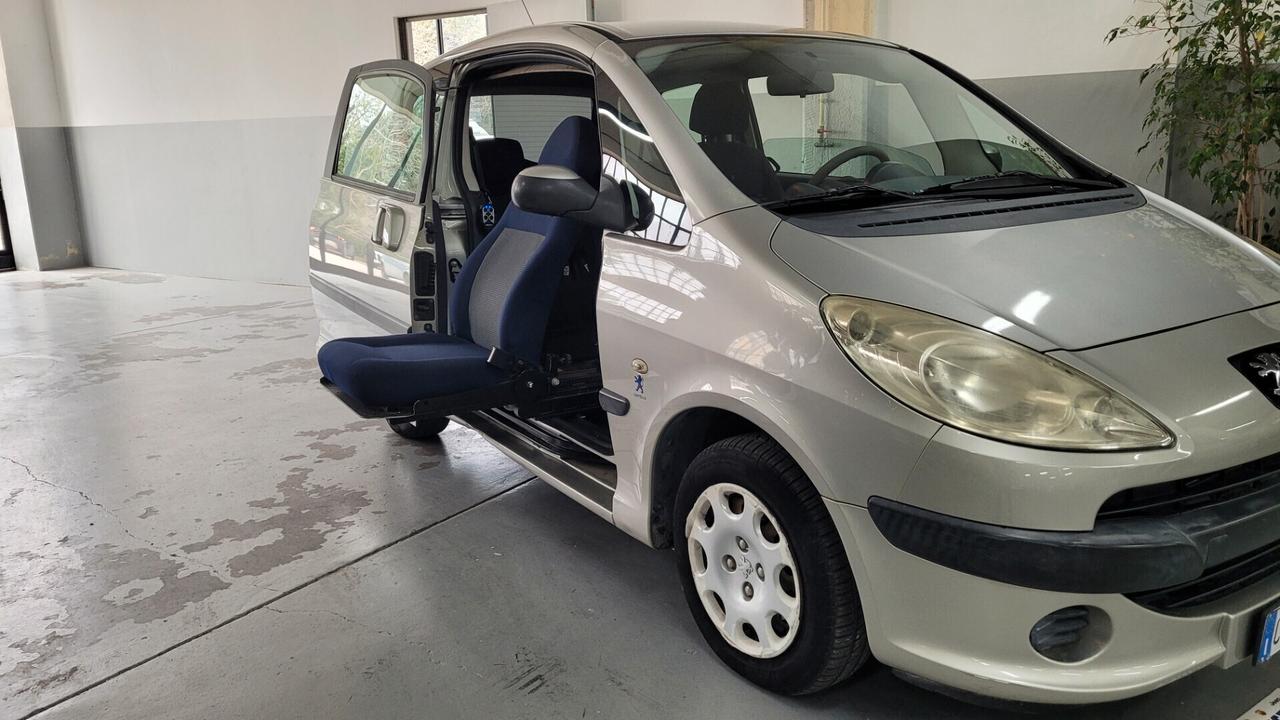 Peugeot 1007 1.4 HDi Trendy AUTO PER DISABILI