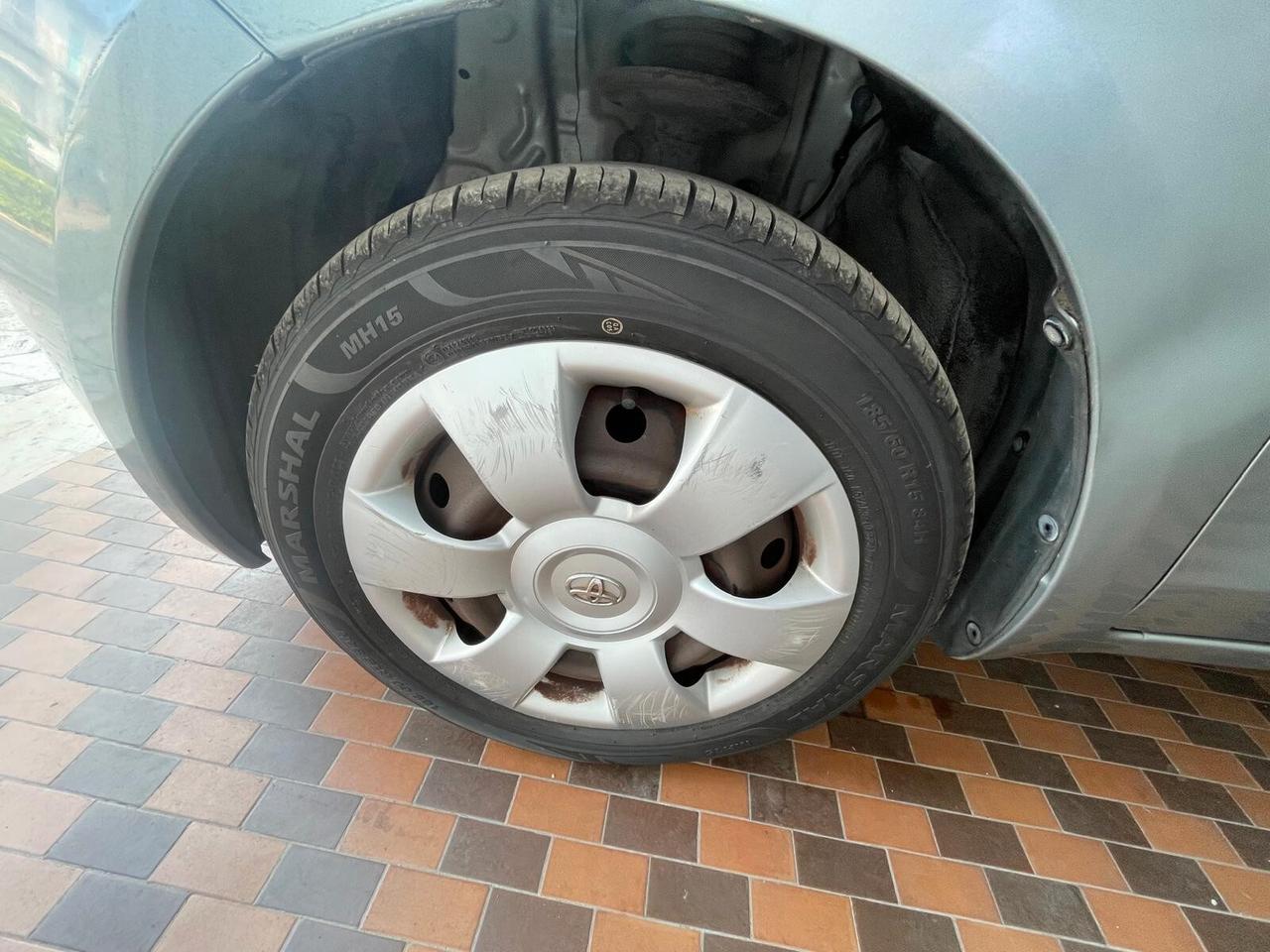 Toyota Yaris 1.0 3 porte
