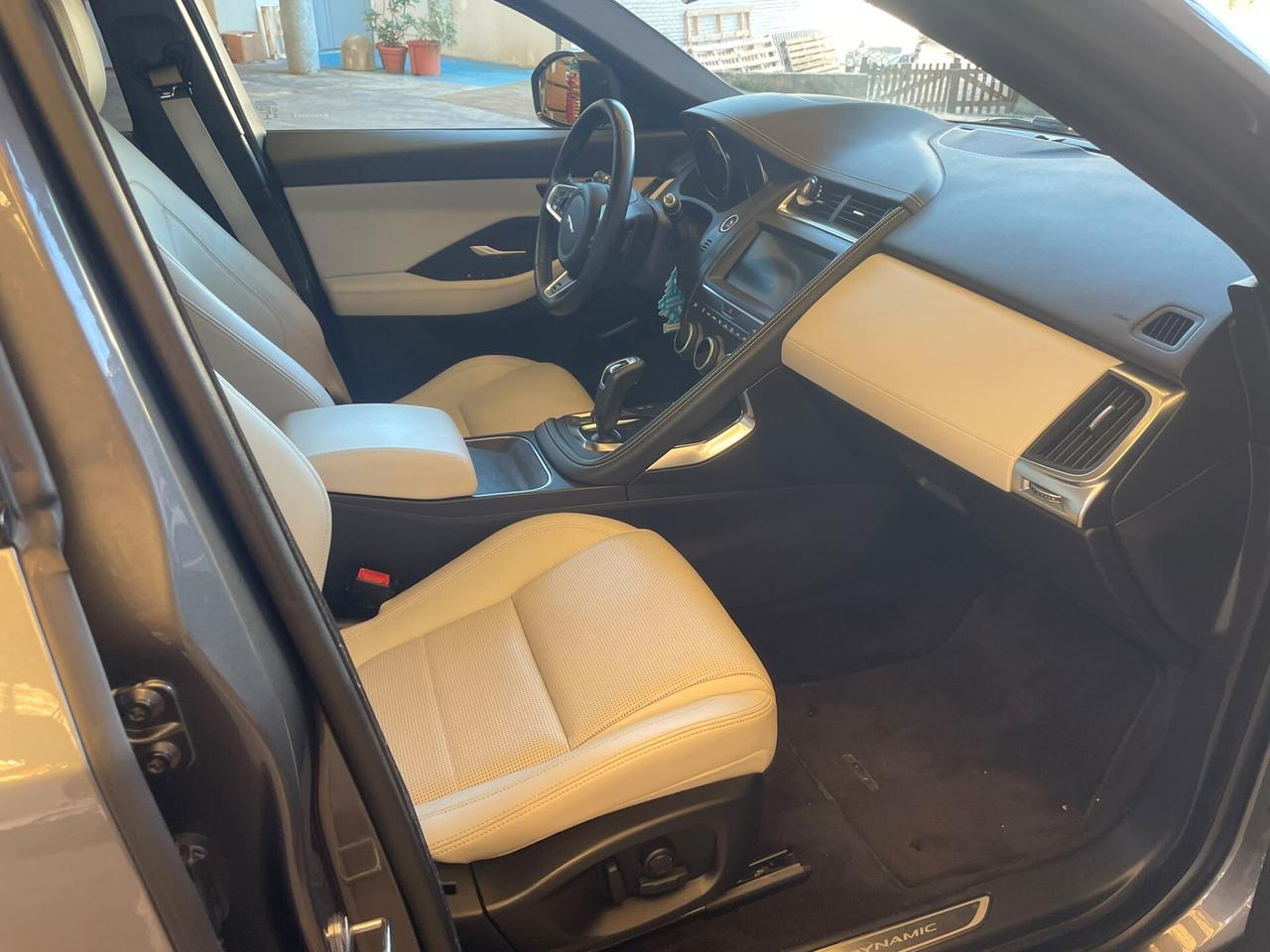 Jaguar E-Pace 2.0D 240 CV AWD aut. R-Dynamic SE