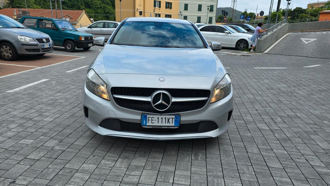 Mercedes-benz A 180 A 180 d Sport