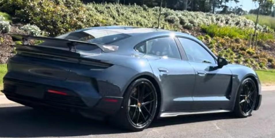 Porsche Taycan Turbo GT Weissach