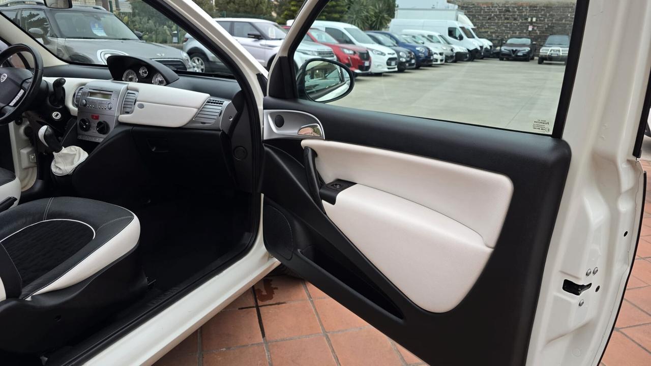 Lancia Ypsilon 1.3 MJT 75 CV Elle