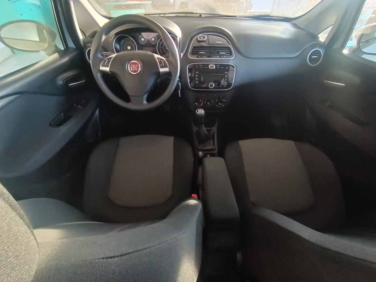 Fiat Punto Evo virgin radio