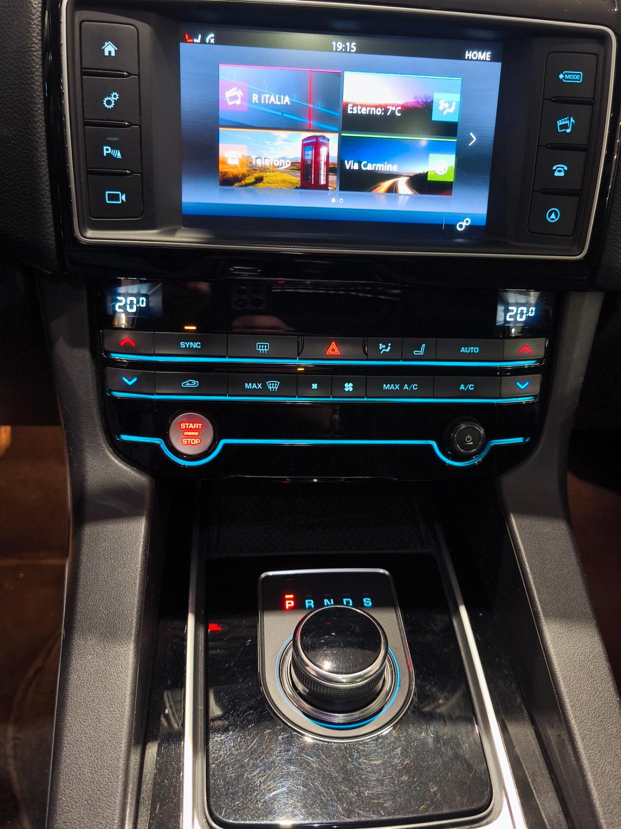 Jaguar F-Pace 2.0 D 180 CV AWD aut. R-SPORT 2018