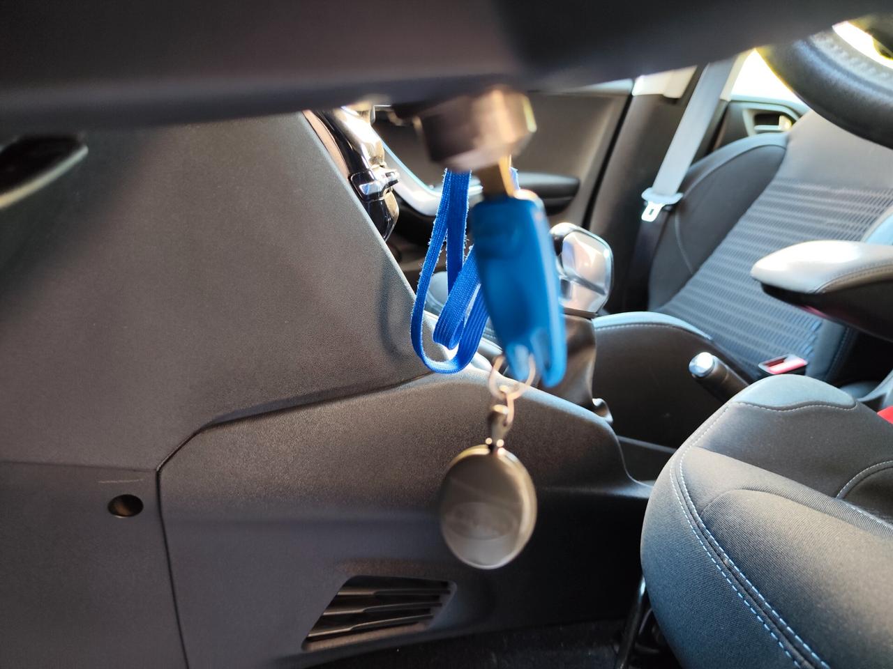 Peugeot 208 1.4 HDi 68CV ALLURE NAVI