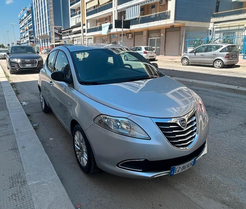 Lancia Ypsilon 1.2 69 CV 5 porte Gold