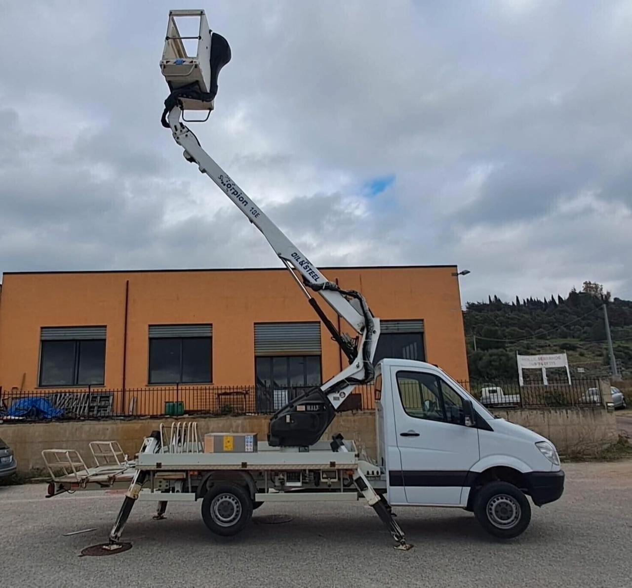 Mercedes Benz Seleziona F32/32 313 CDI TN PIATTAFORMA AEREA