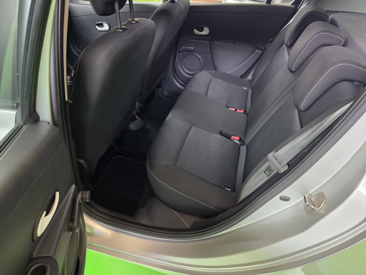 Renault Nuova Clio 1.2 16V 5 porte Live! Euro 5