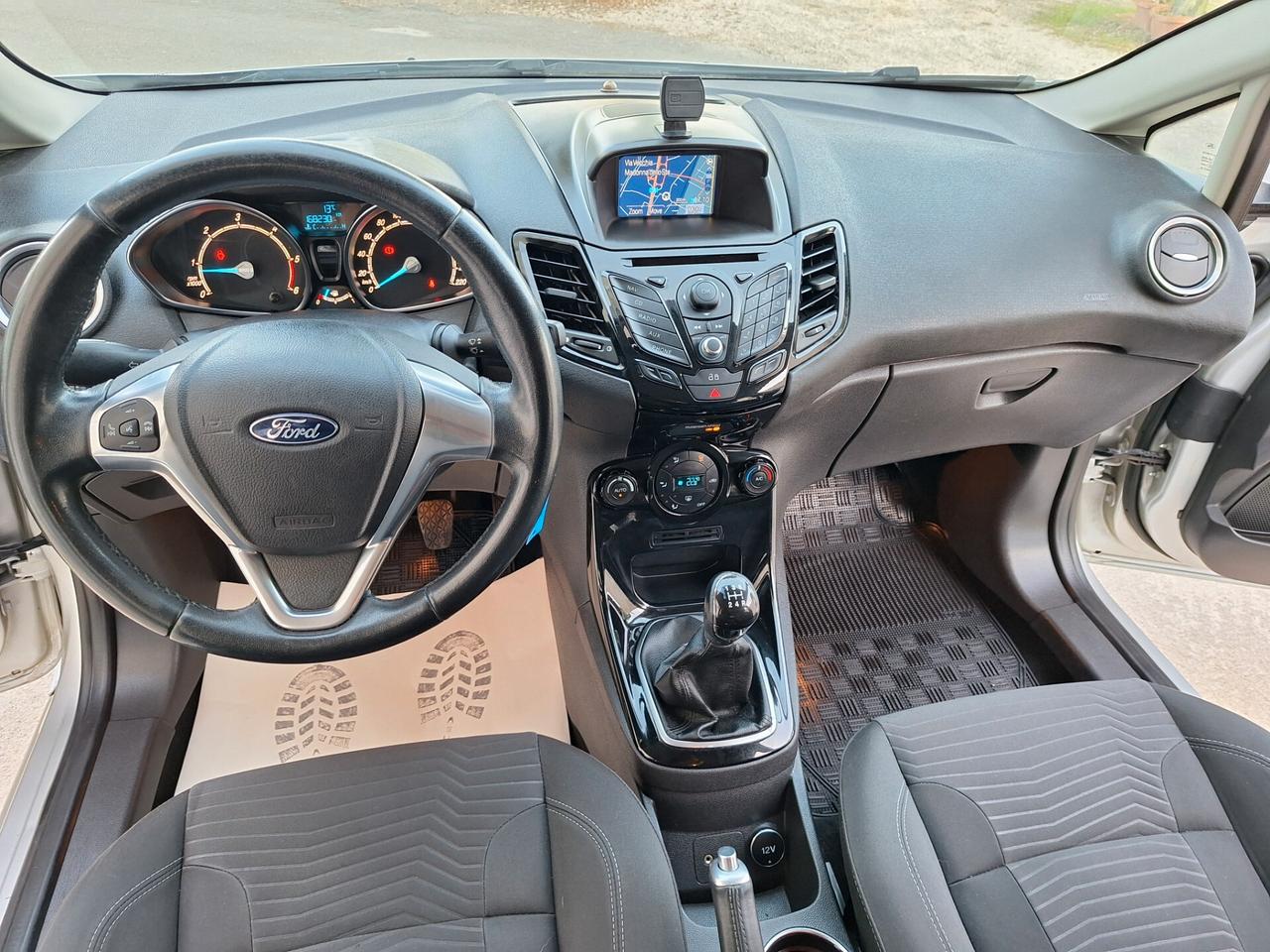 Ford Fiesta 1.5 TDCi 75CV 5 p NAVI Titanium