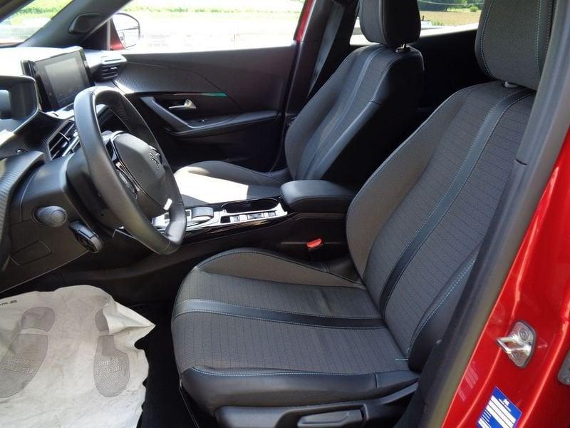 Peugeot 2008 motore elettrico 136 CV Allure Pack