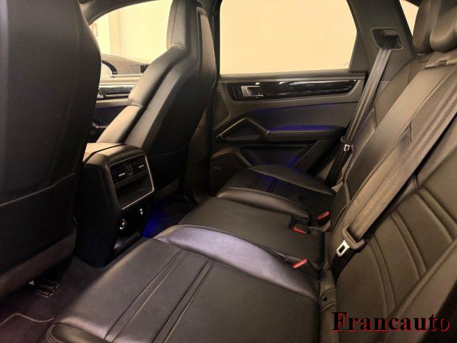 PORSCHE Cayenne 3.0 V6