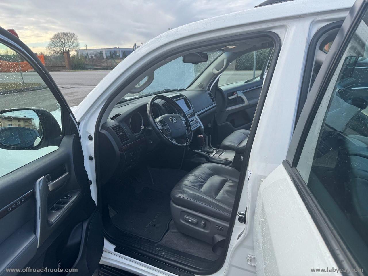 TOYOTA Land Cruiser V8 4.5 D4-D 7 posti