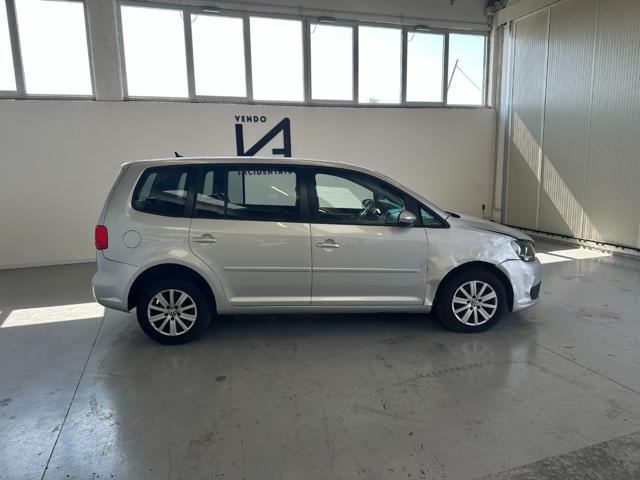 VOLKSWAGEN Touran 1.6 TDI DSG COMFORTLINE 7 POSTI