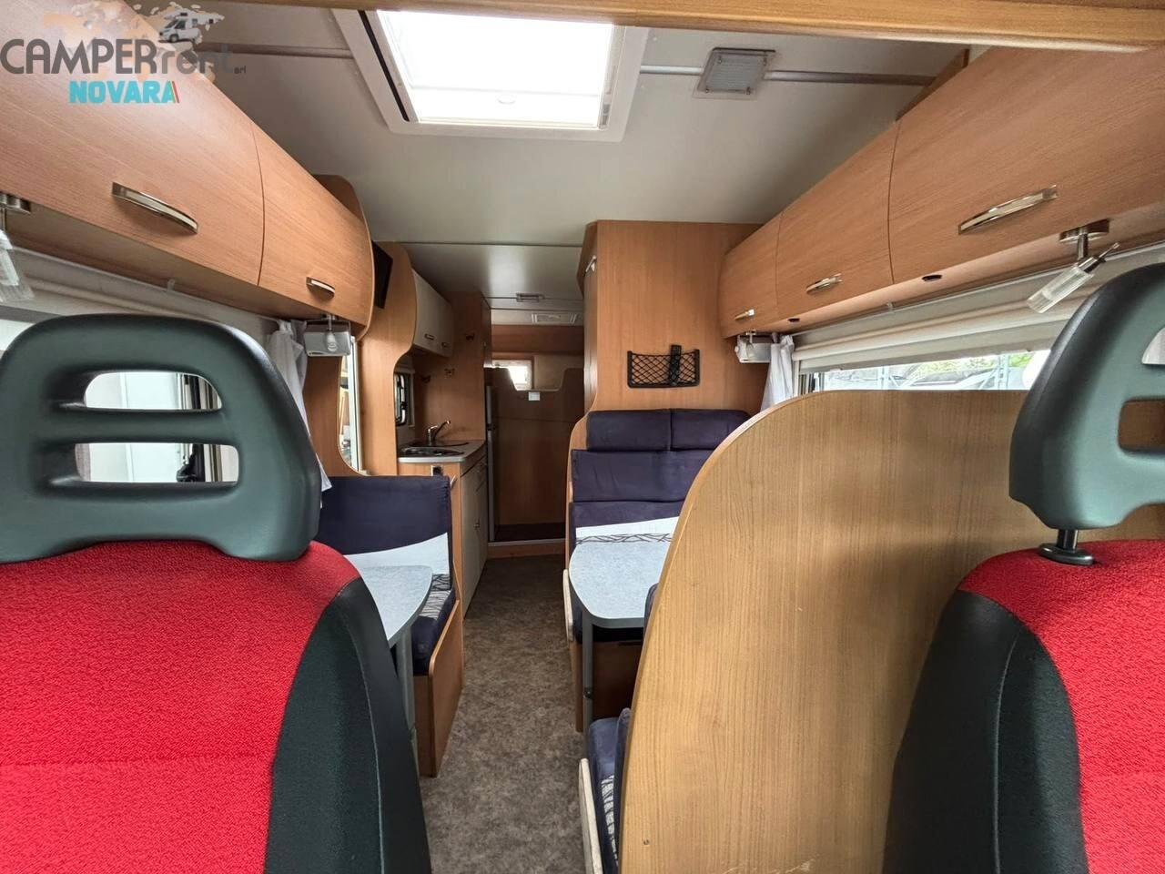 CHALLENGER GENESIS 65 - mansardato con doppia Dinette e letti a castello in coda