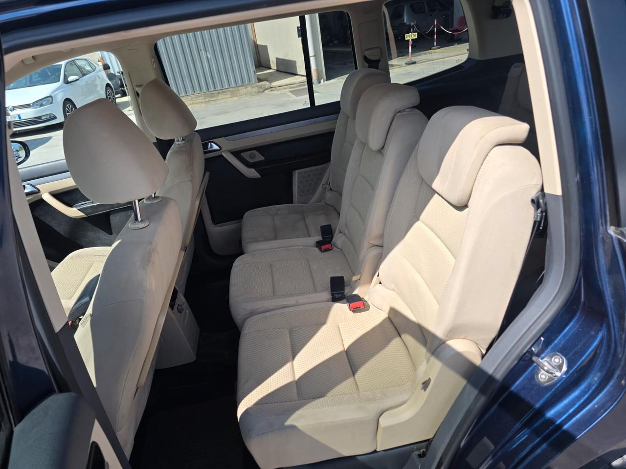 Volkswagen Touran 1.6 TDI HIGHLINE - 2011 7 POSTI