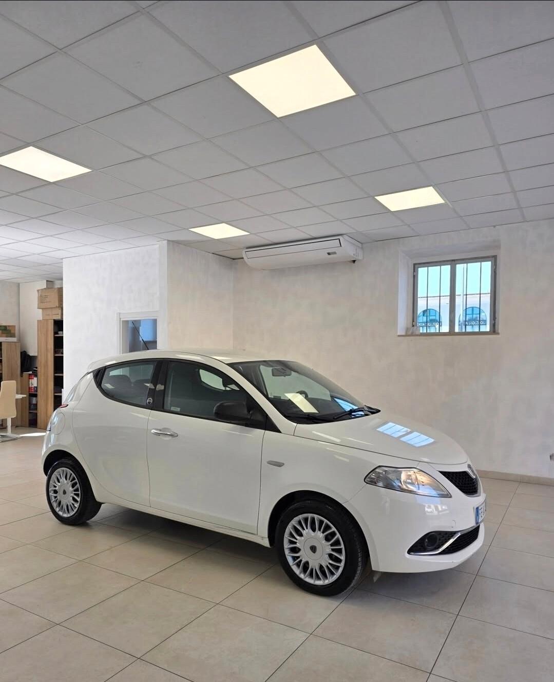 Lancia Ypsilon 1.2 69 CV 5 porte GPL Ecochic Gold