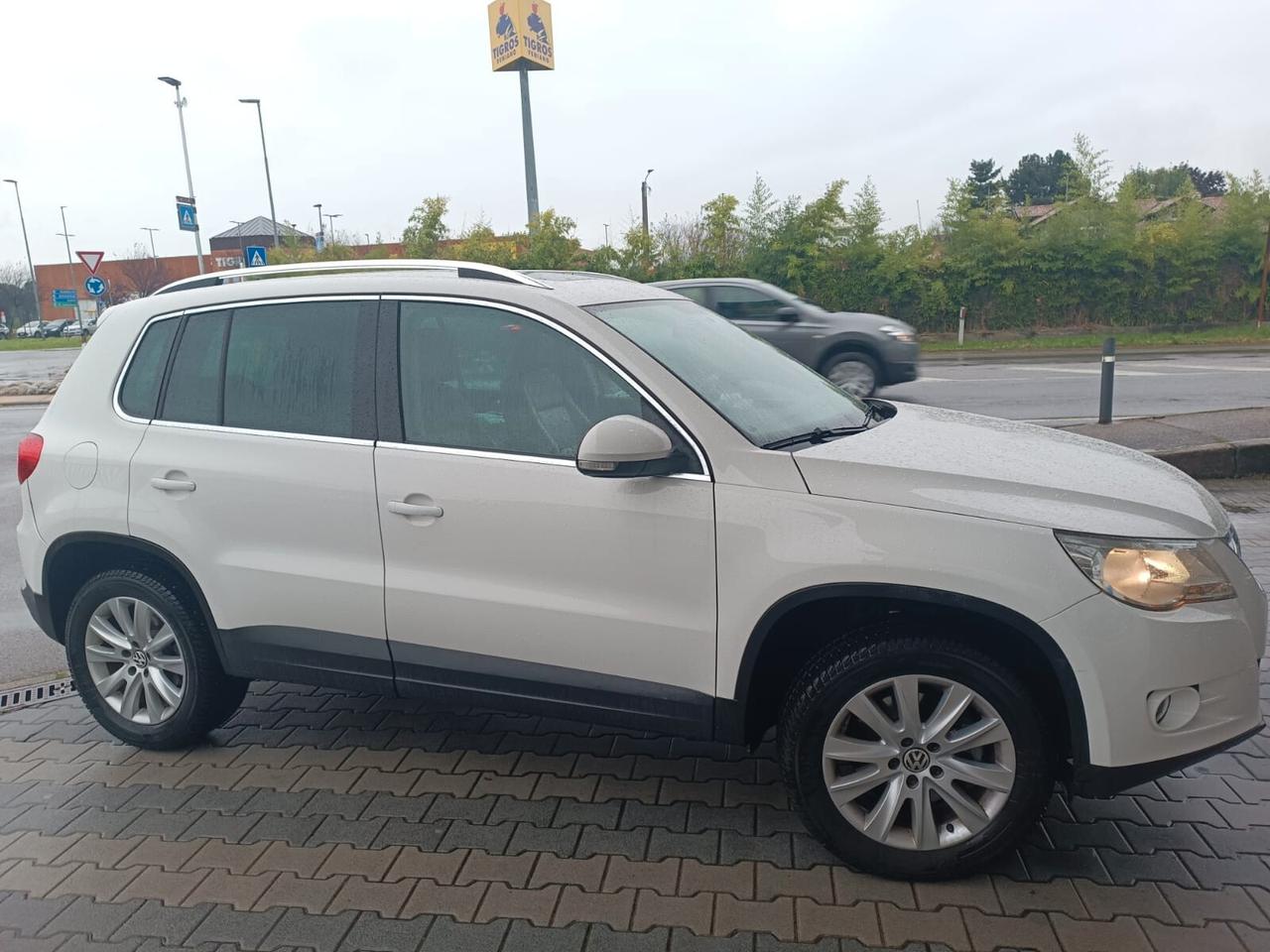 Volkswagen Tiguan 2.0 16V TDI DPF Sport & Style (18°)