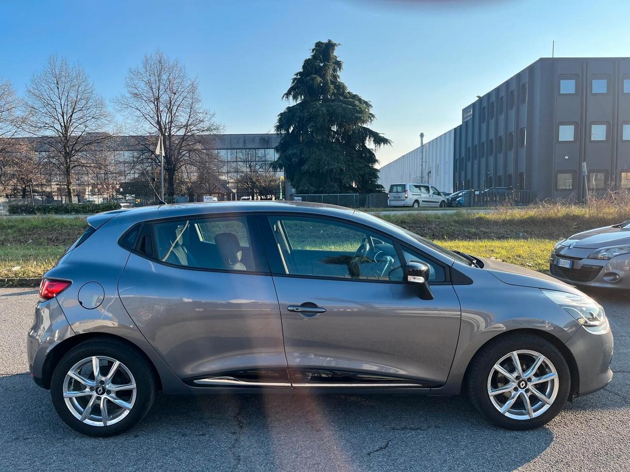 Renault Clio 1.2 75CV 5 porte