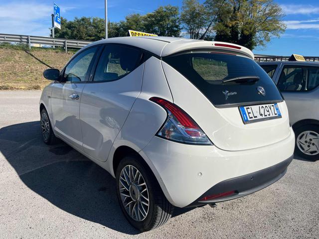 LANCIA Ypsilon 1.2 69 CV 5 porte S&S Silver