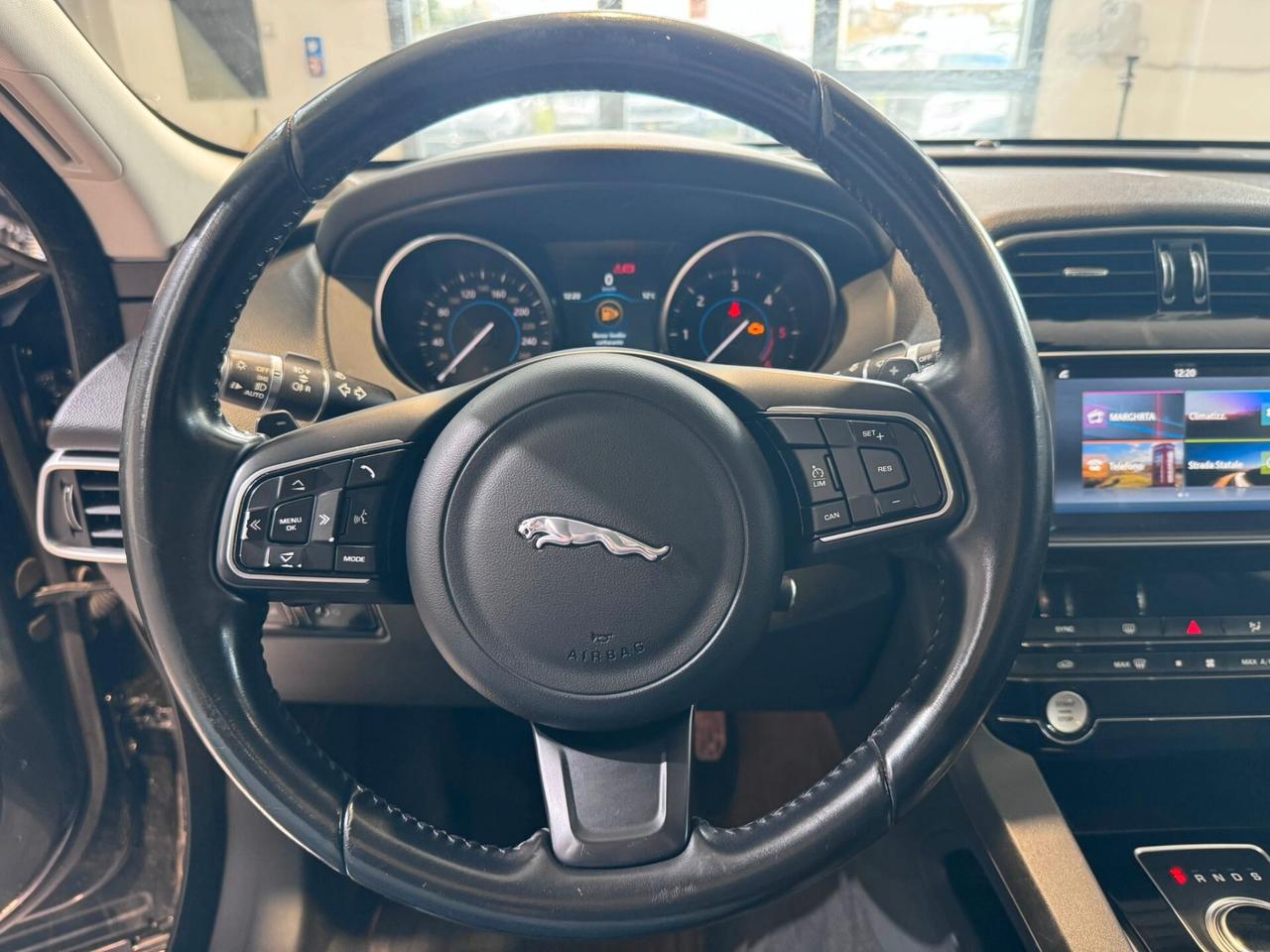 Jaguar F-Pace 2.0 D 180 CV AWD aut. Pure