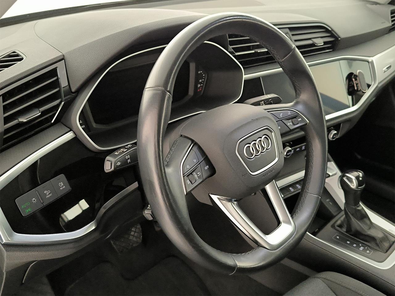 Audi Q3 35 2.0 tdi business s-tronic