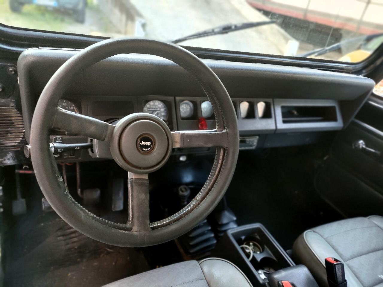 Jeep Wrangler 4.0 V6 4 posti e GPL fino al 2032