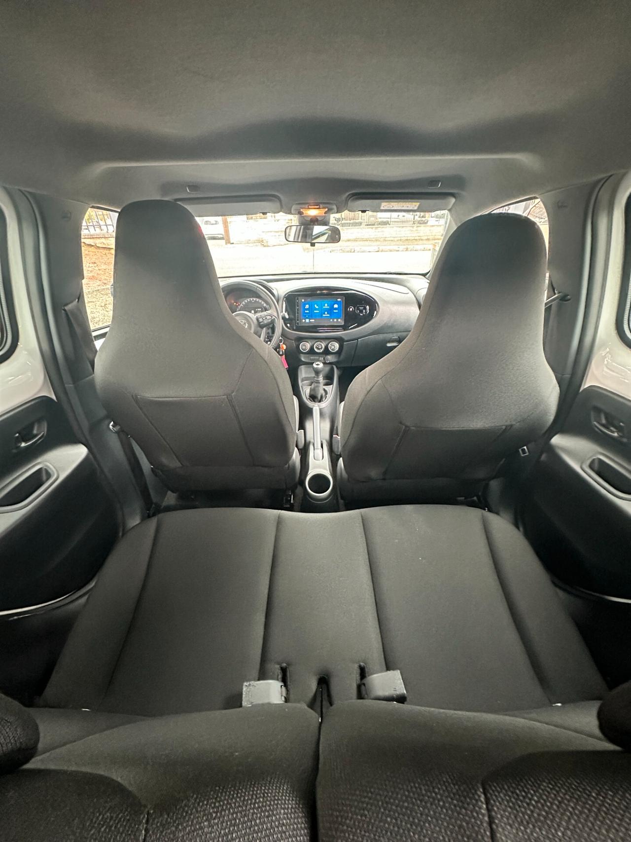 Toyota Aygo X 1.0 VVT-i 72 CV 5 porte Active CRUISE APPLE CAR PLAY MULTIFUNZIONE RE-CAMERA