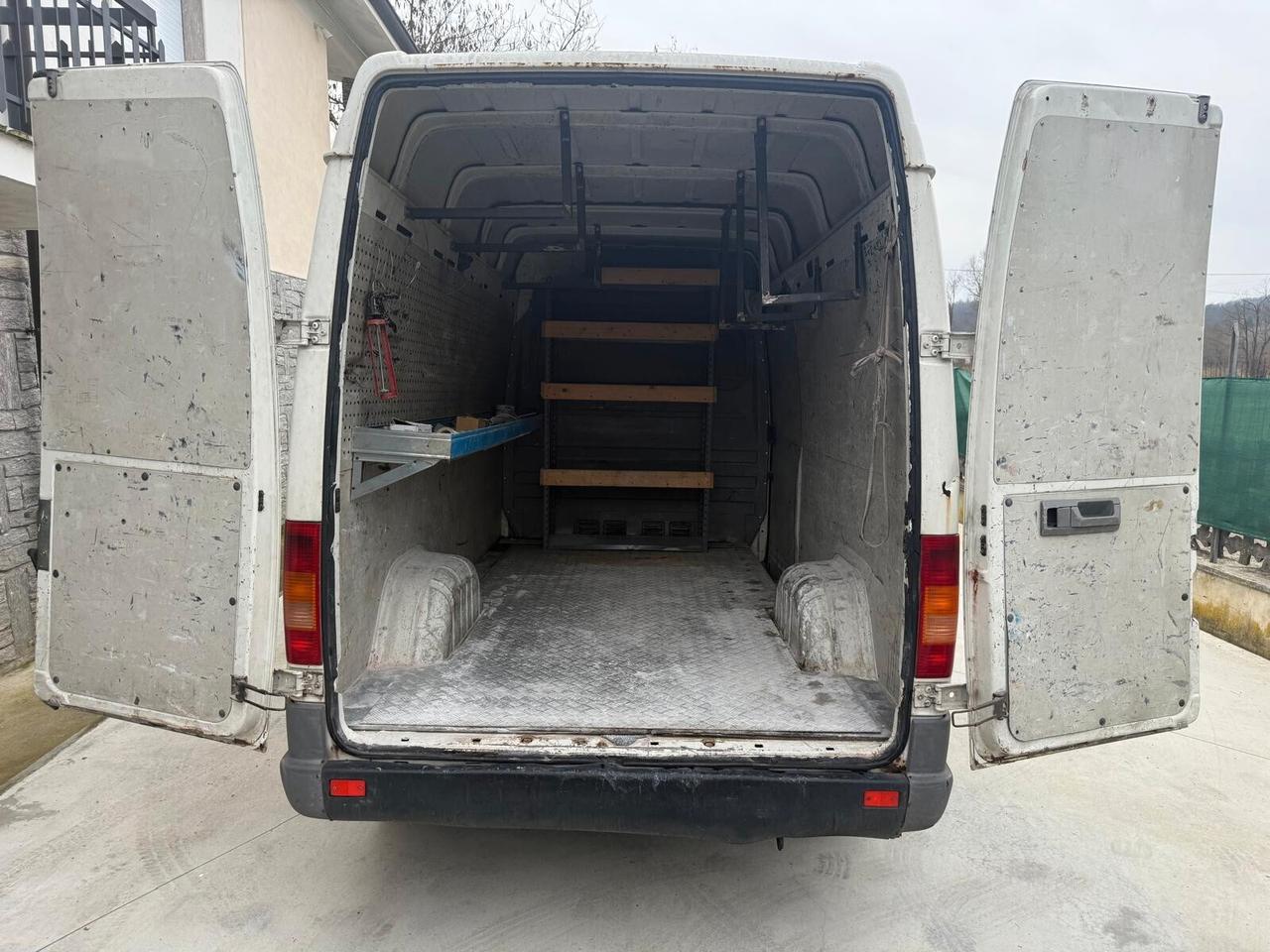 VOLKSWAGEN LT 35 2.5 TDI DEL 2003 16.000 KG DI PORTATA BEN FUNZIONANTE