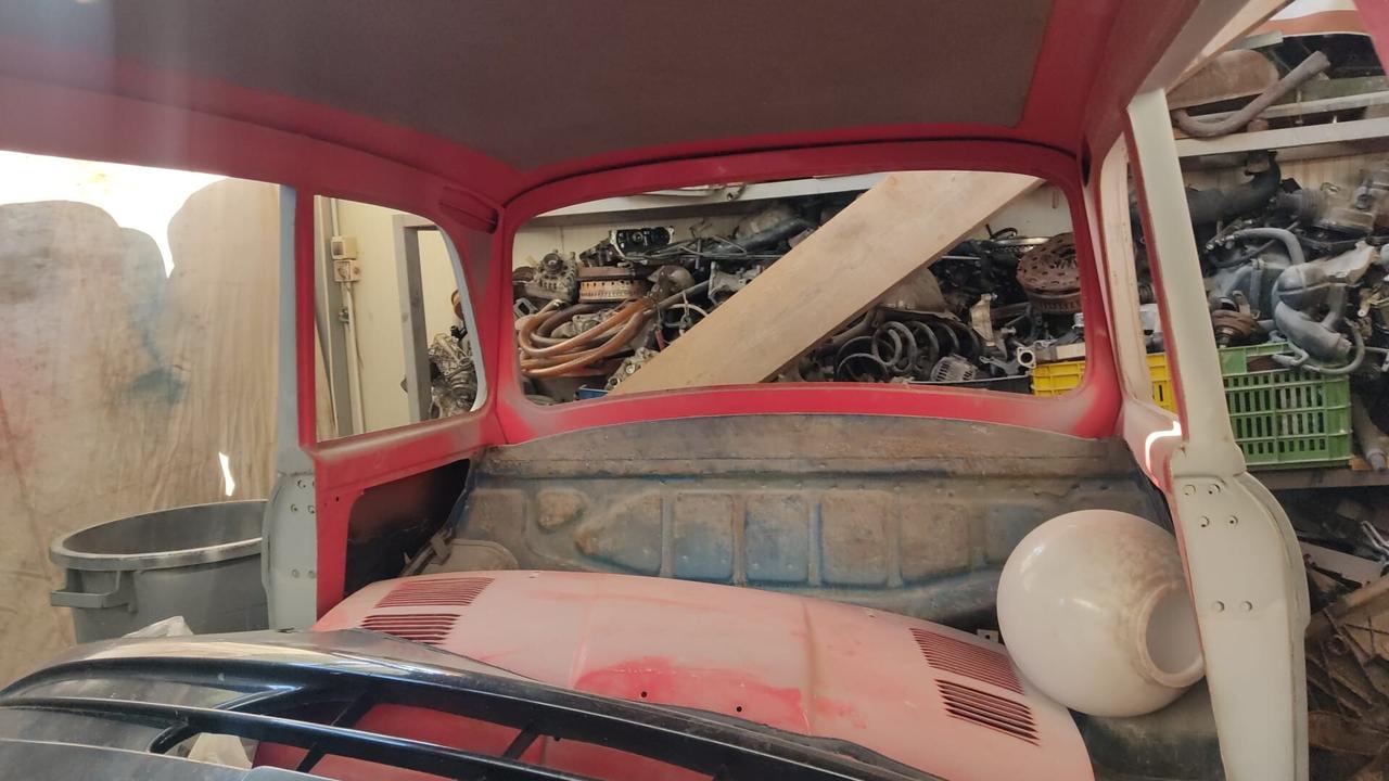 fiat bianchina del 66 in fase di restauro