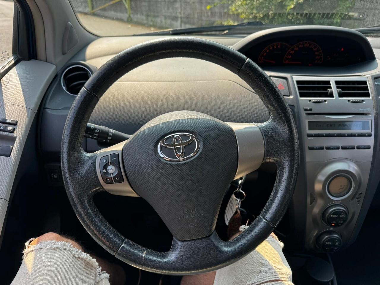 Toyota Yaris 1.3 5 porte Sol