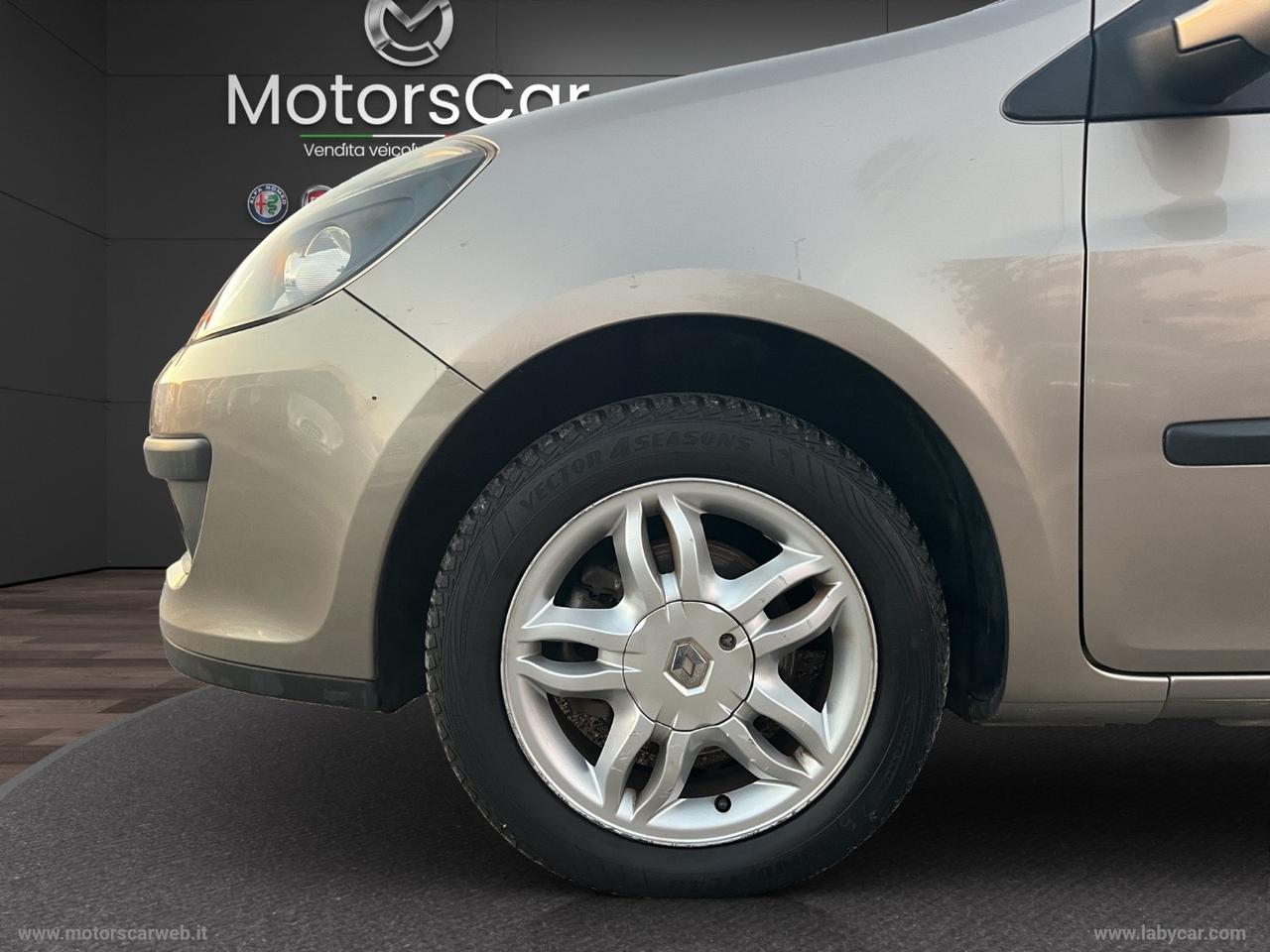 RENAULT Clio 1.2 TCE 100 CV SporTour Dynamique