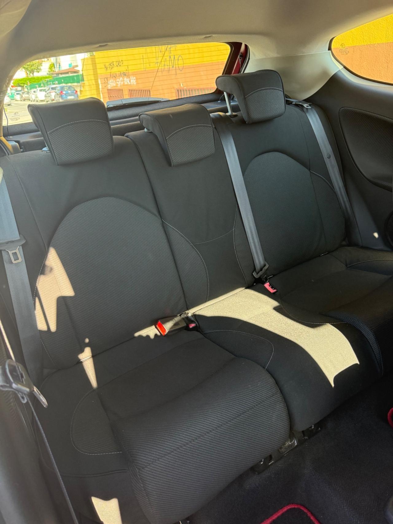 Alfa Romeo MiTo 1.6 JTDm 16V Distinctive Sport Pack