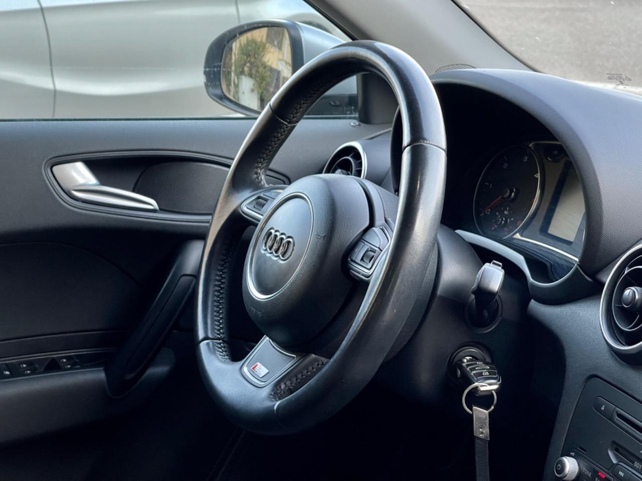 Audi A1 1.6 TDI 90cv S line edition NEOPATENTATI
