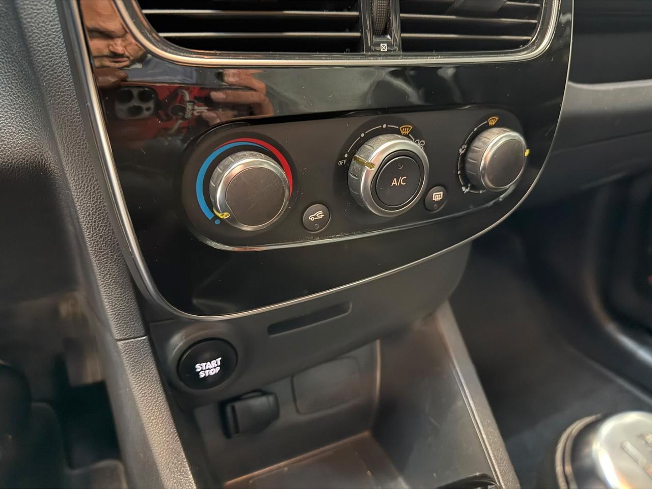 Renault Clio dCi 8V 90 CV 5 porte Moschino Intens