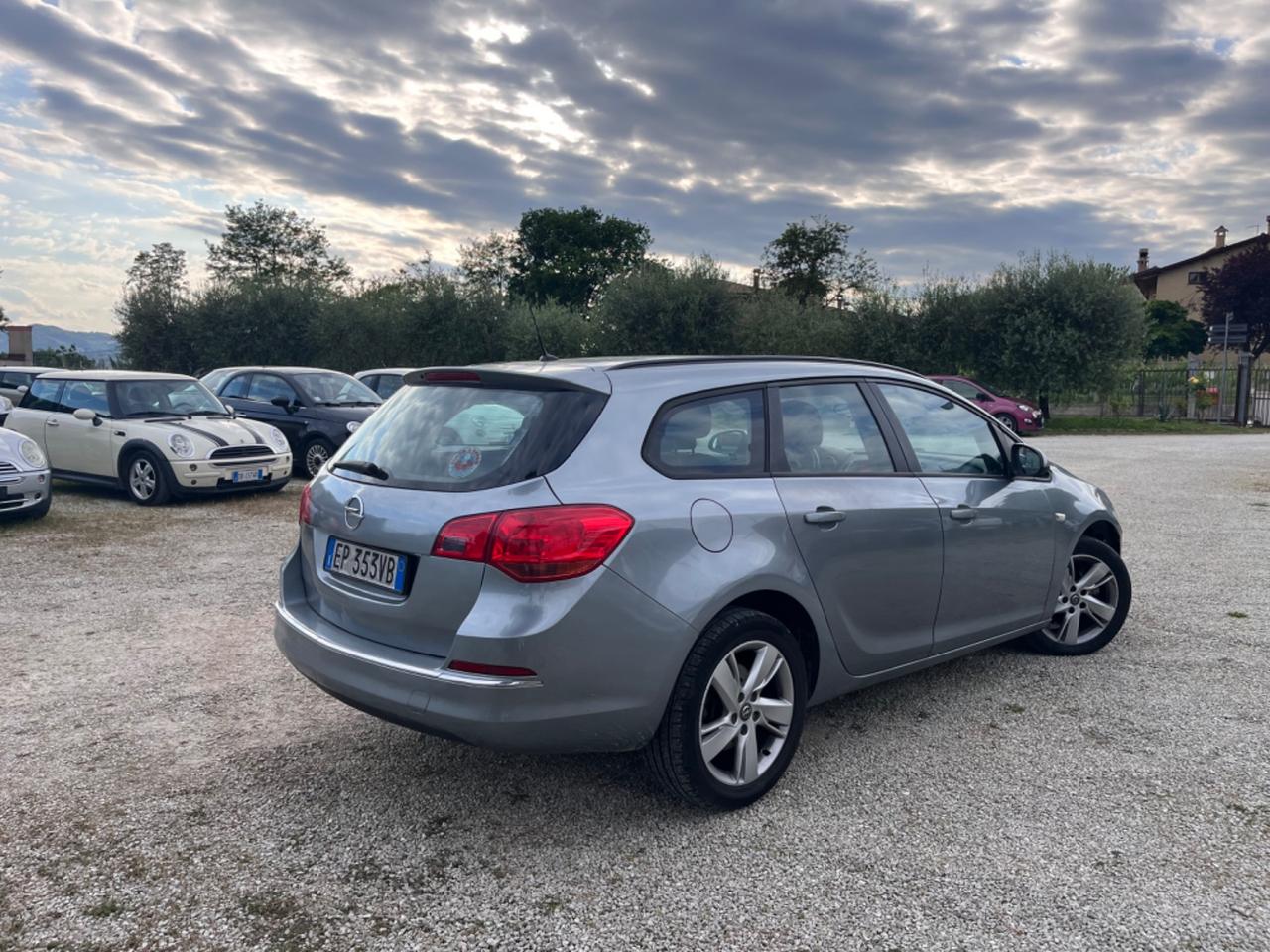 Opel Astra 1.7 CDTI 110CV Sports Tourer Cosmo