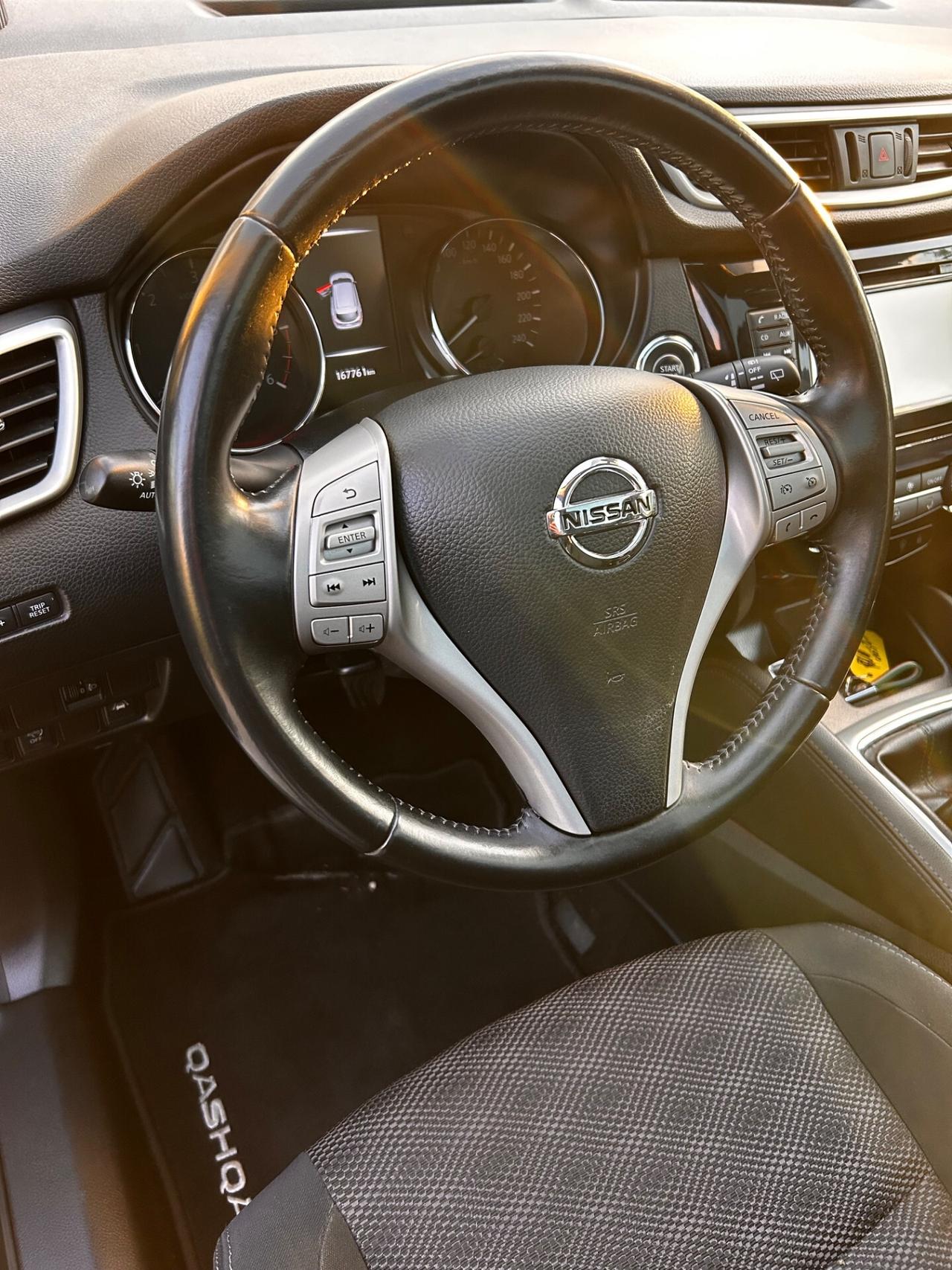 Nissan Qashqai 1.6 dCi 2WD 360 *FULL*TETTO*NAVI*CAMERA*
