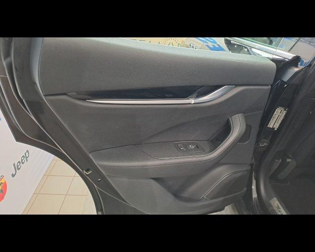 MASERATI Levante 3.0 V6 Gransport 275cv auto