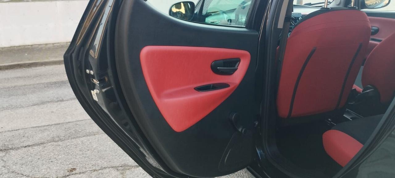 Lancia Ypsilon 1.2 69 CV 5 porte S&S Gold