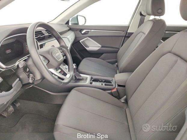 Audi Q3 35 TFSI Business Advanced S tronic